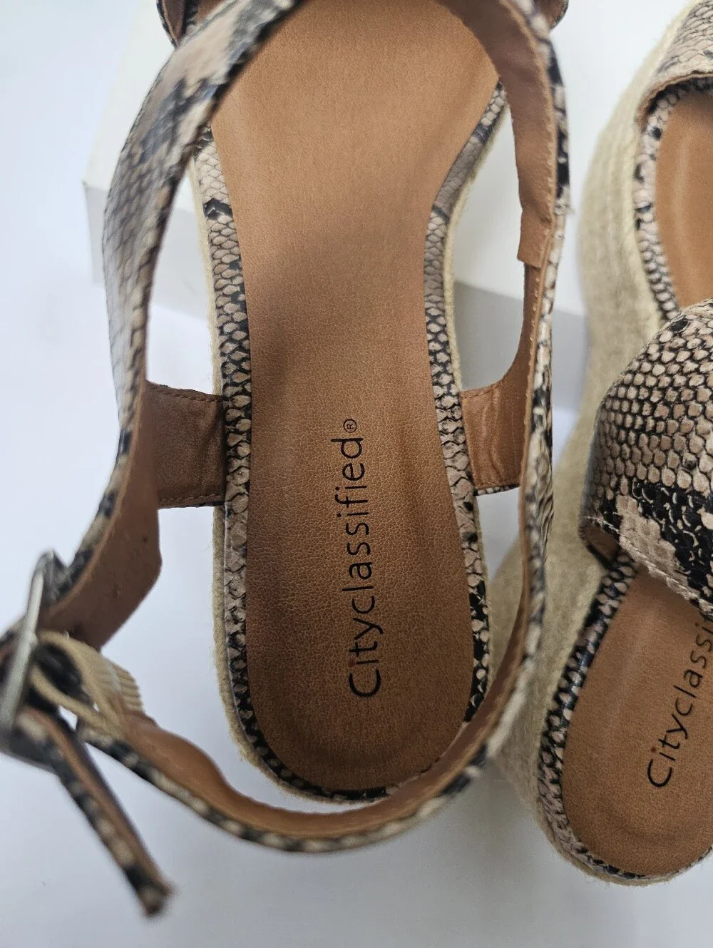 City Classified Snakeskin Espadrille Wedge Sandals Size 10